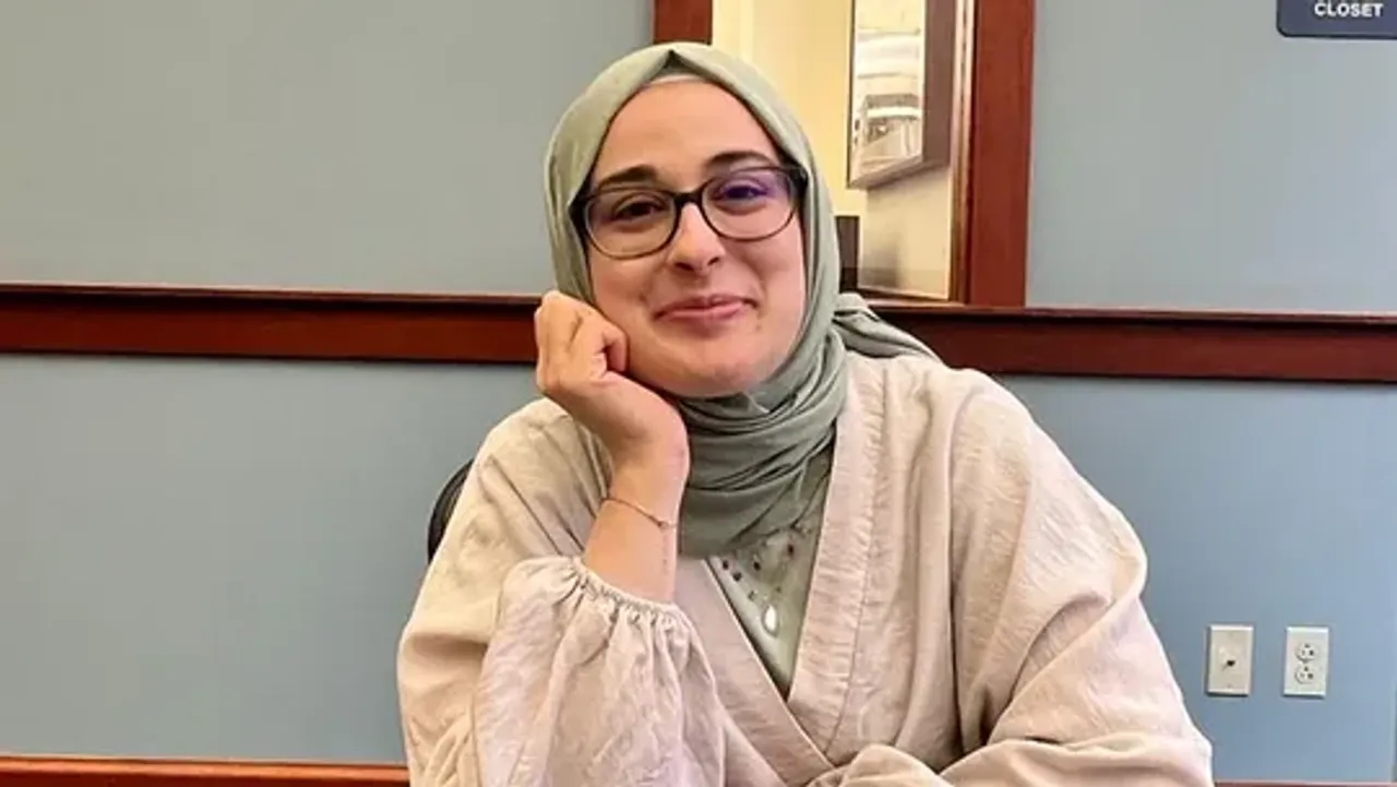 Rumeysa Ozturk, estudiante turca detenida en EE.UU., mantiene su firme defensa a la dignidad humana