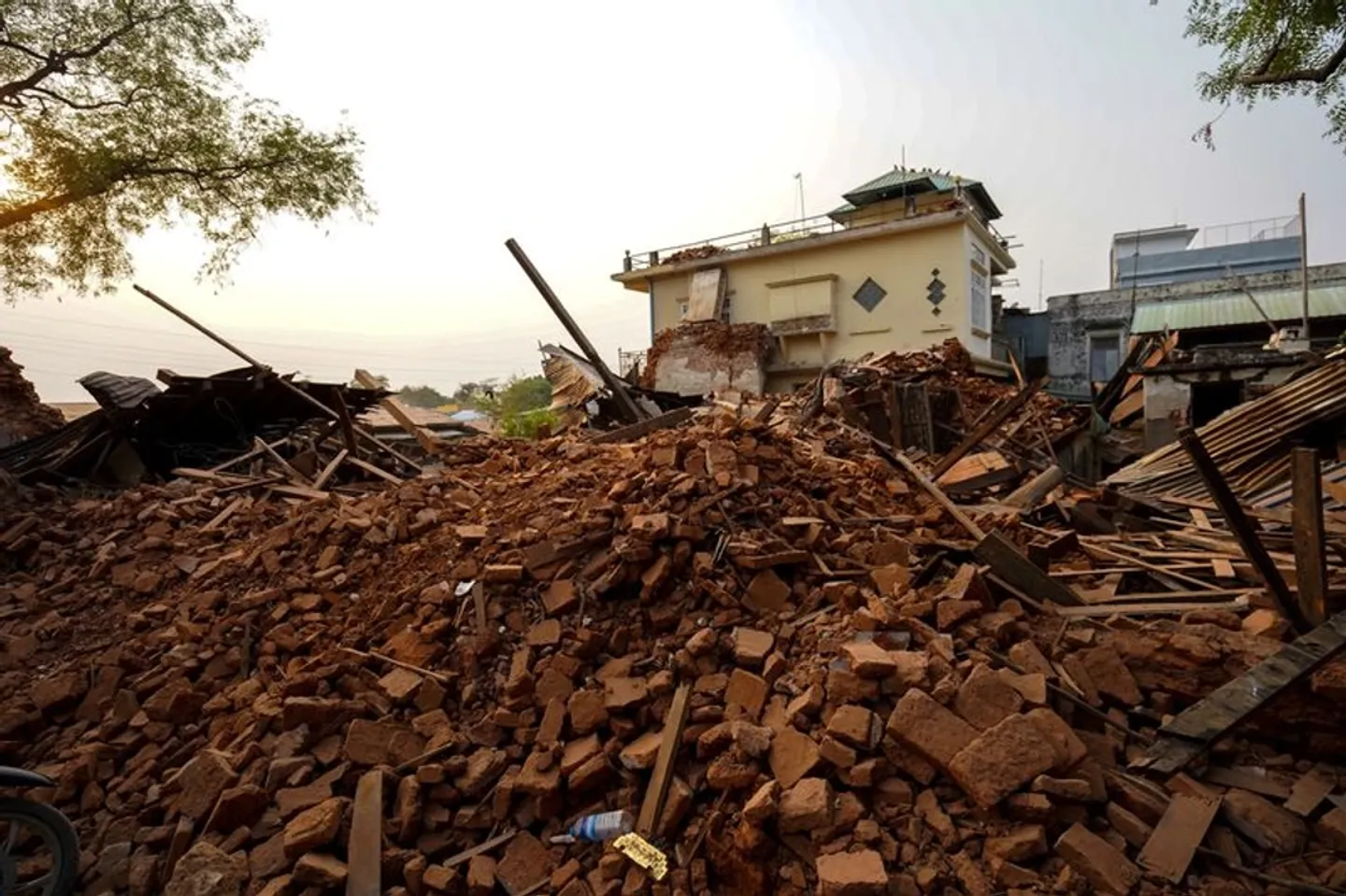 Myanmar quake victims face heavy rains as death toll rises