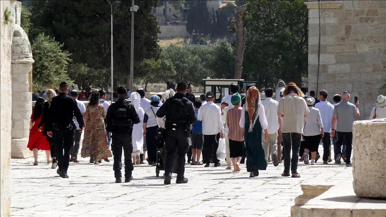 Au moins 3000 colons en 72 heures sur l’esplanade d’Al-Aqsa