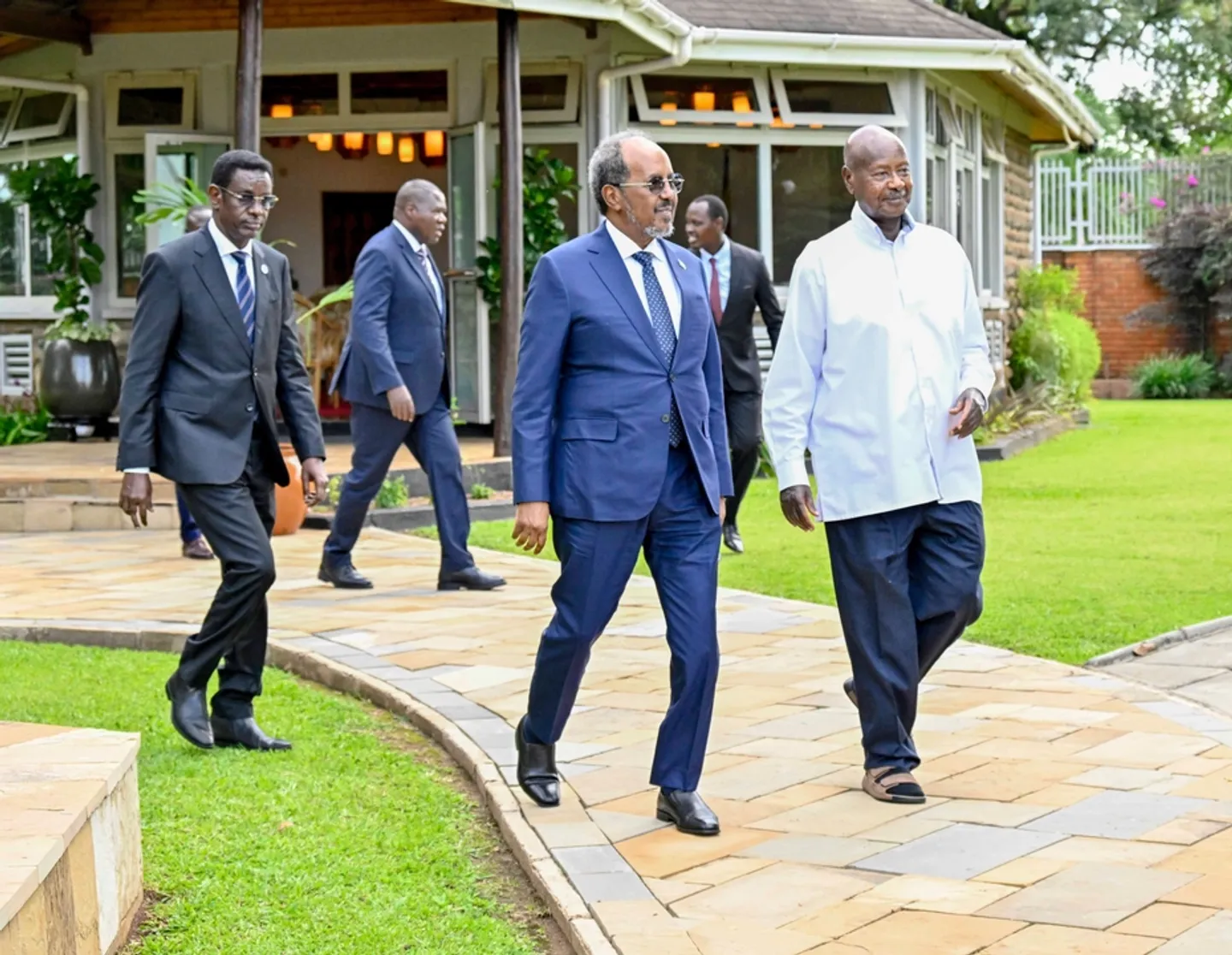 Somali, Ugandan leaders discuss regional security