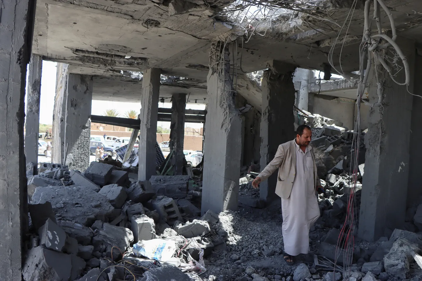 Yemen's Houthis claim US strikes kill 6, while video posted by US president suggests otherwise