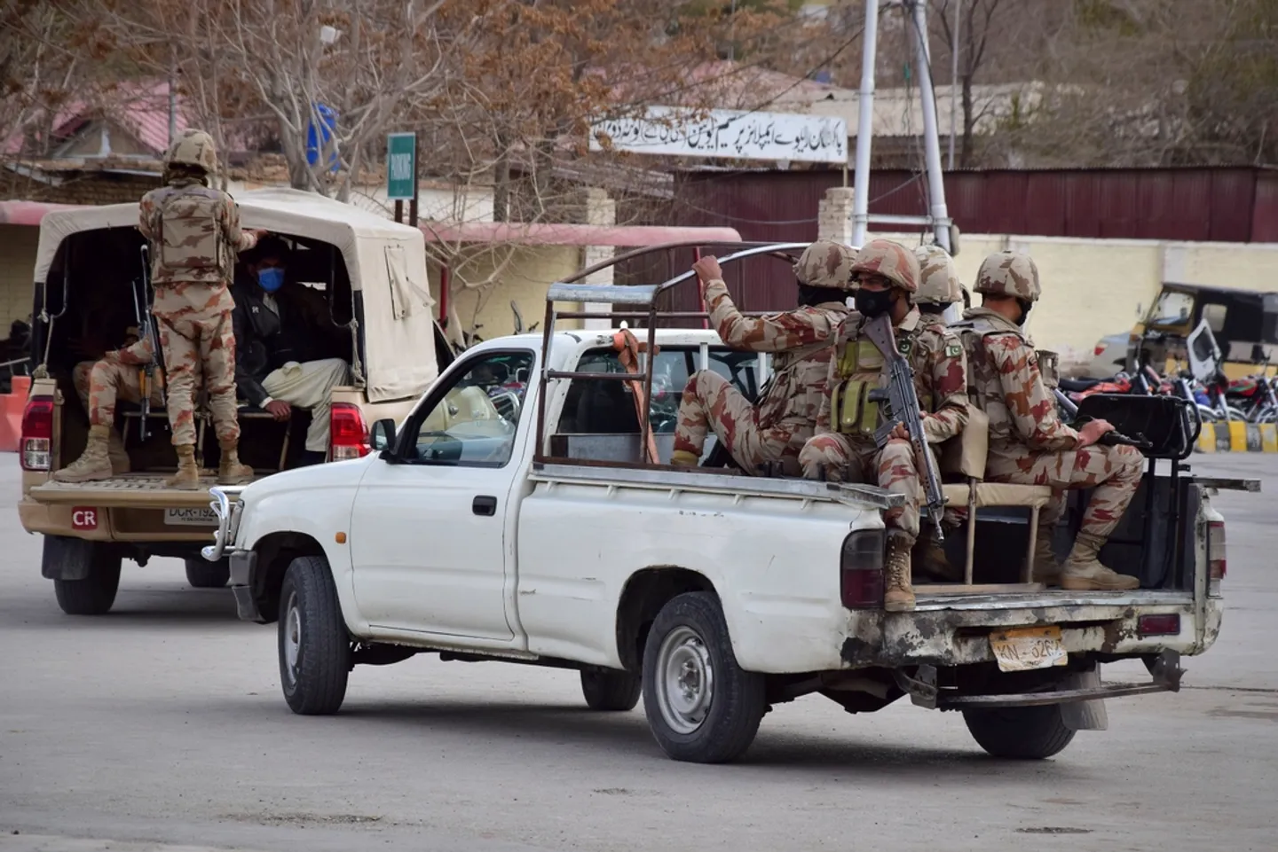 Pakistan security forces kill 9 militants in raid near Afghan border: military