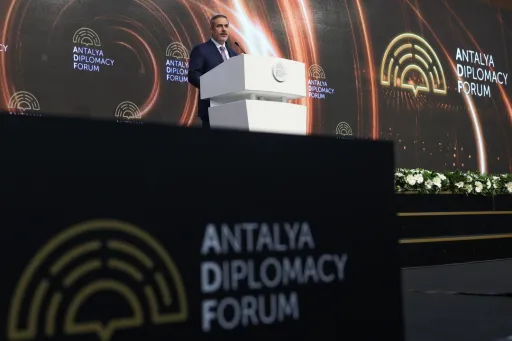 ‘Fornyet Diplomati i en Fragmenteret Verden’: Ledere samles til Antalya Diplomacy Forum