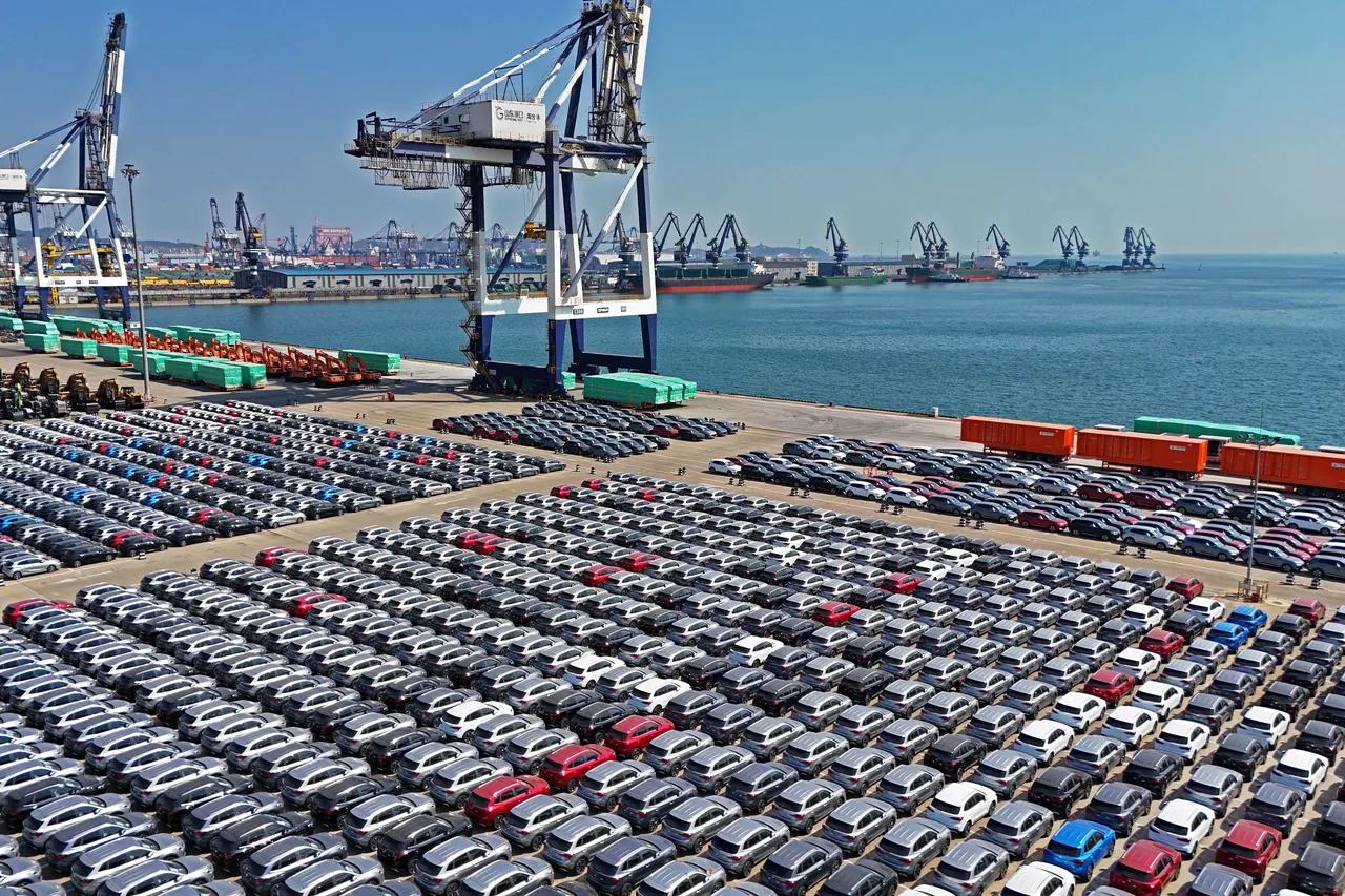 चीन ने टैरिफ़ों के साथ अमेरिका के एकतरफ़ा रवैये और आर्थिक बुलीवाद पर कड़ी प्रतिक्रिया दी