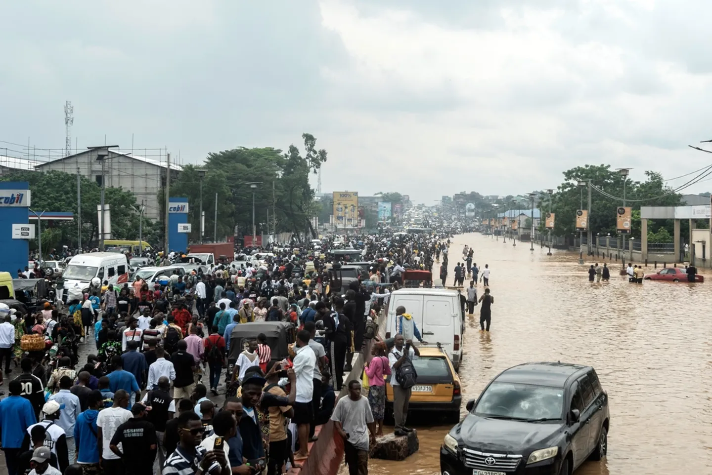 DR Congo president meets angry crowds as he tours flood-ravaged capital