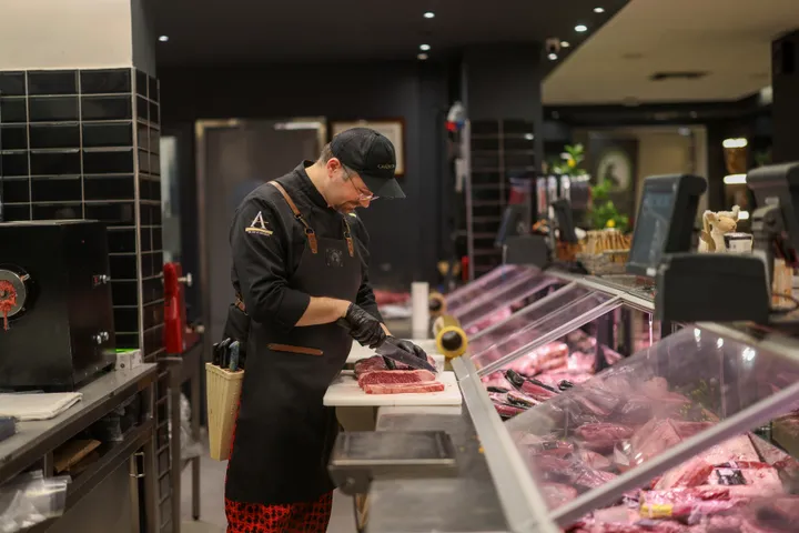 France : des accusations d'agression sur une journaliste dans une boucherie halal démenties