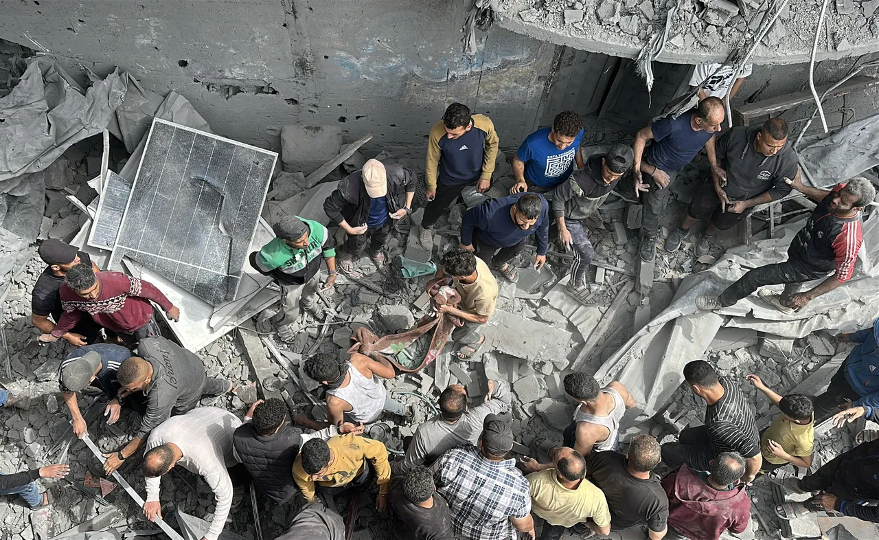 Sobreviviente de la masacre de 15 paramédicos en Gaza expone las mentiras de Israel