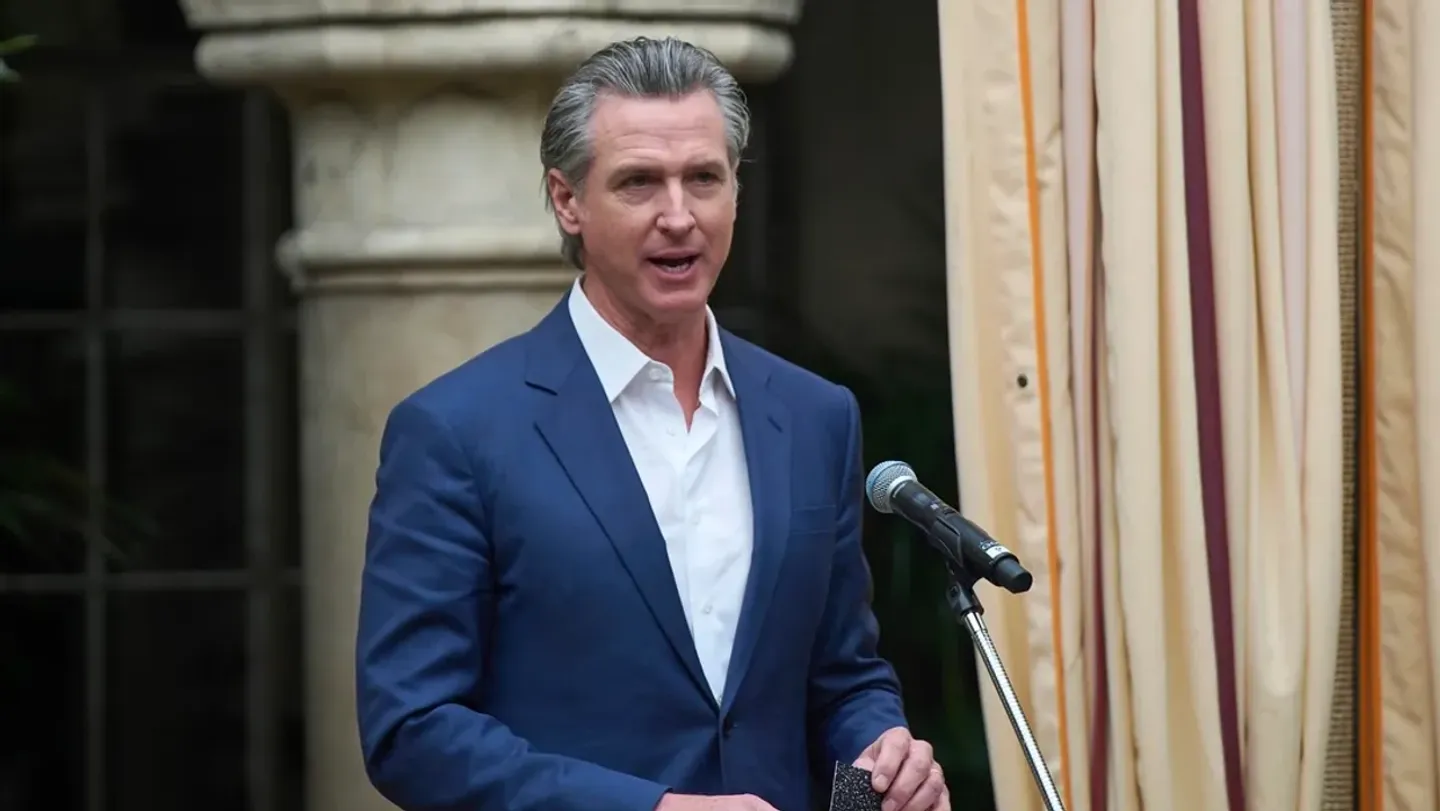 Калифорния өз жолун тандайт — Трамптын тарифтерин жогорулатуусуна байланыштуу өз соода келишимдерин түзүүгө аракет кылууда