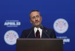 Turkije's hoofd communicatie Altun markeert 61e verjaardag van de publieke omroep TRT