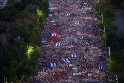 Movilizaciones masivas en Cuba durante el 1 de mayo contra las sanciones de Estados Unidos