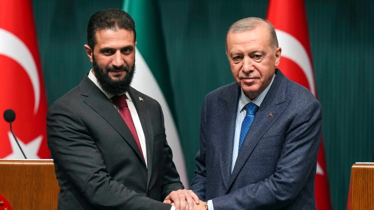 Anqara: Suriya siyosatidagi o‘zgarish va sanksiyalarning bekor qilinishini qo‘llab-quvvatlash zarur