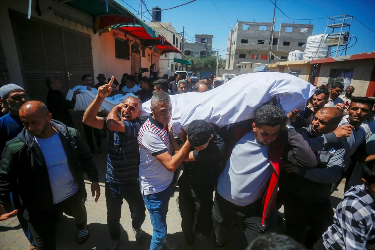 Fresh Israeli attacks kill more Palestinians in Gaza