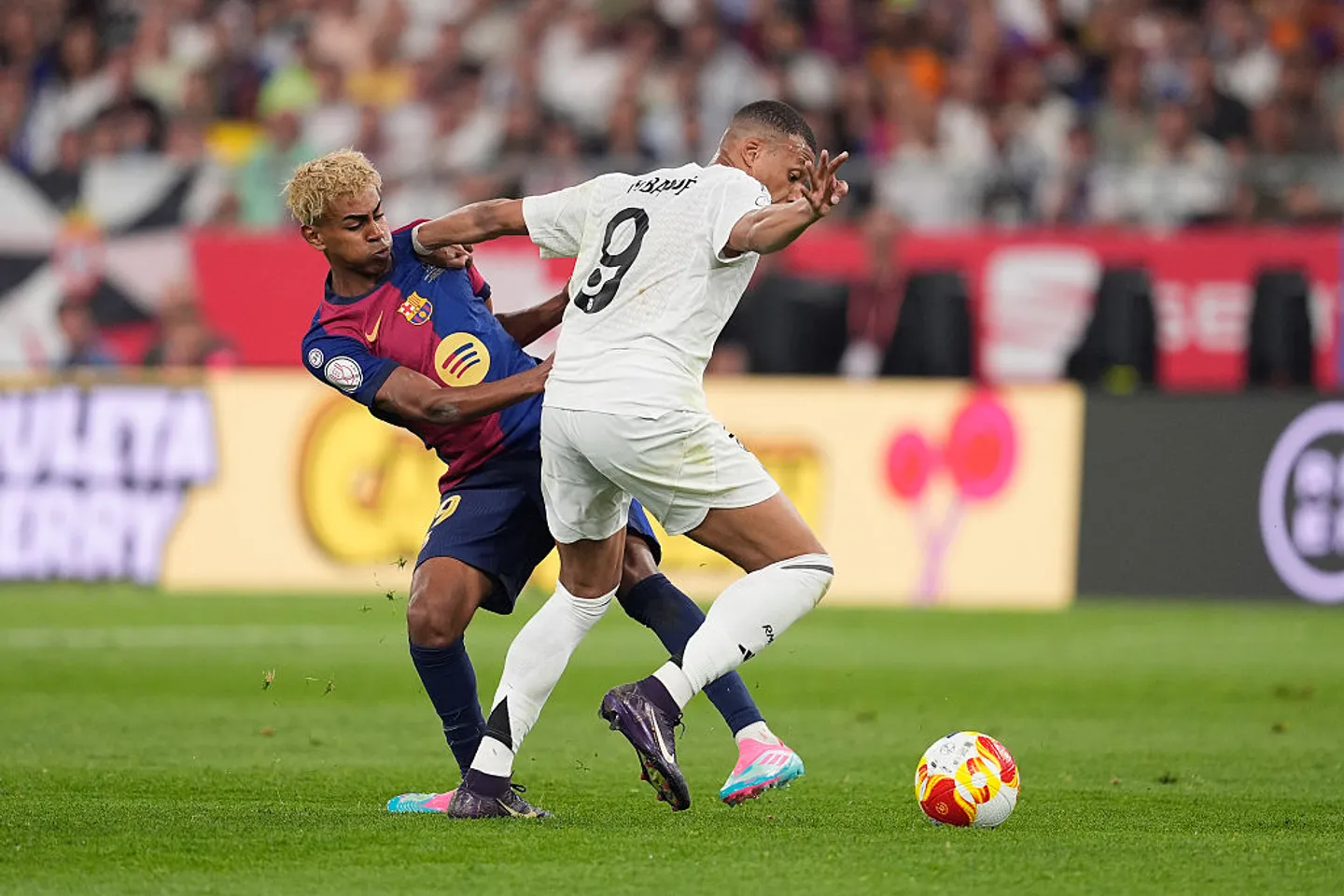 Espagne: le Clasico de la dernière chance pour Mbappé et le Real Madrid