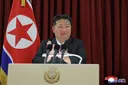 북한 김정은, 러시아와 함께 우크라이나와 싸우는 부대 지휘관 치하
