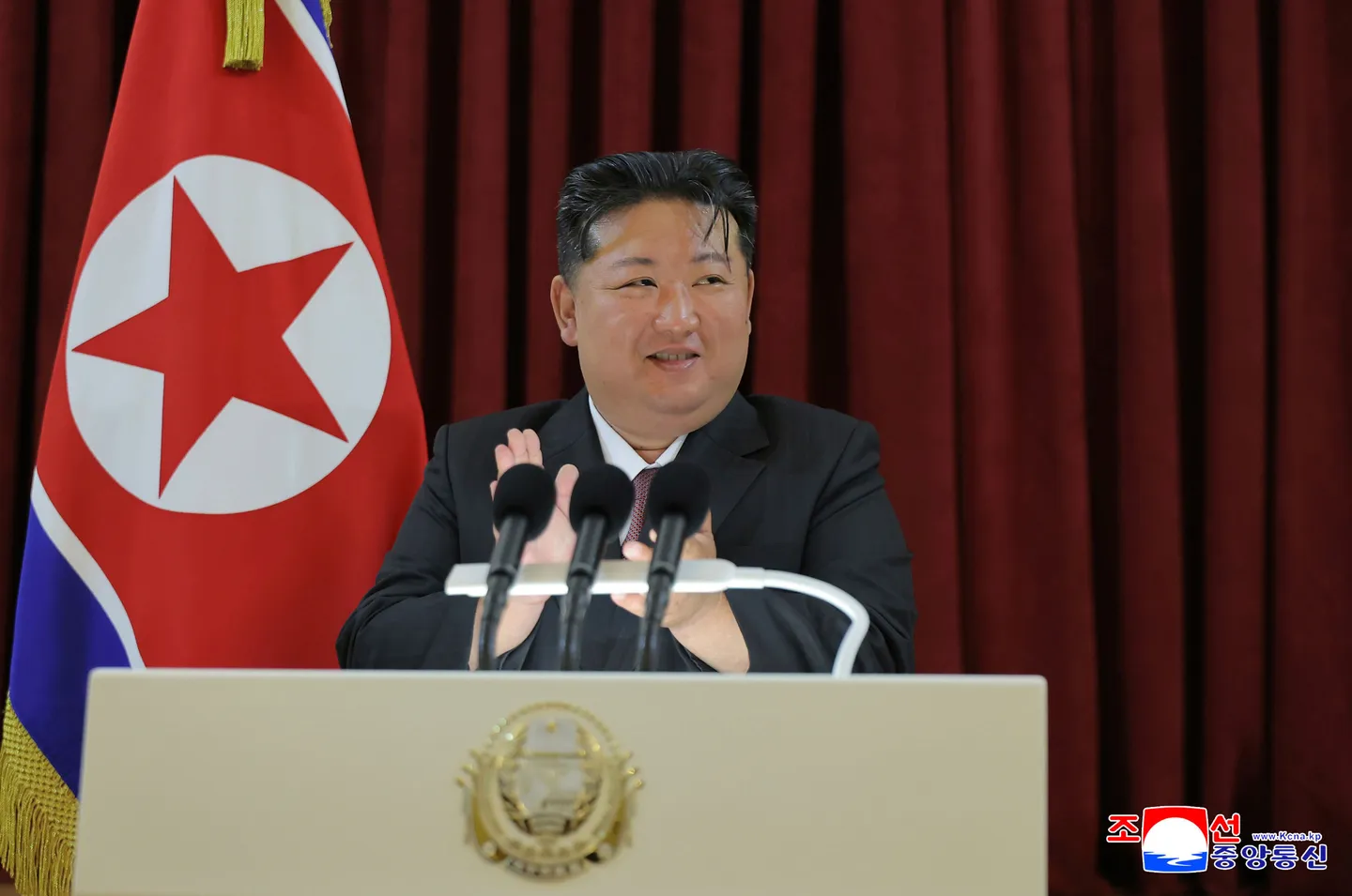 북한 김정은, 러시아와 함께 우크라이나와 싸우는 부대 지휘관 치하