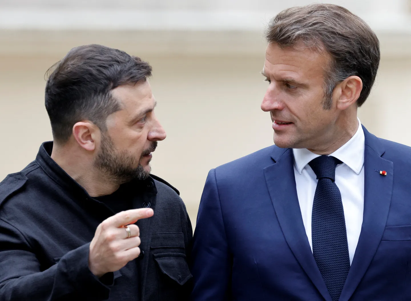 Macron suggests Switzerland for Putin-Zelenskyy meeting