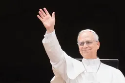 Catholics gather to catch glimpse of Pope Leo XIV at St Peter's prayer