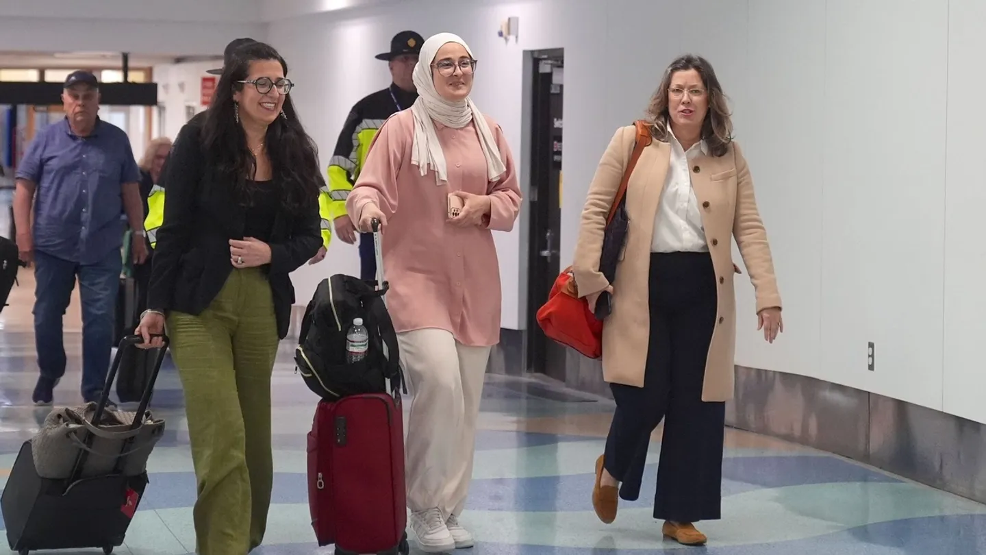 أوزتورك تعود إلى دراستها في جامعة تافتس الأمريكية بعد احتجازها على خلفية دعمها لفلسطين