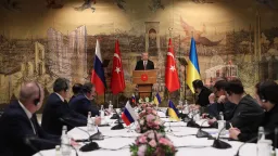 Da Erdoğan a Macron e Putin: La Türkiye è pronta a ospitare i colloqui tra Ucraina e Russia