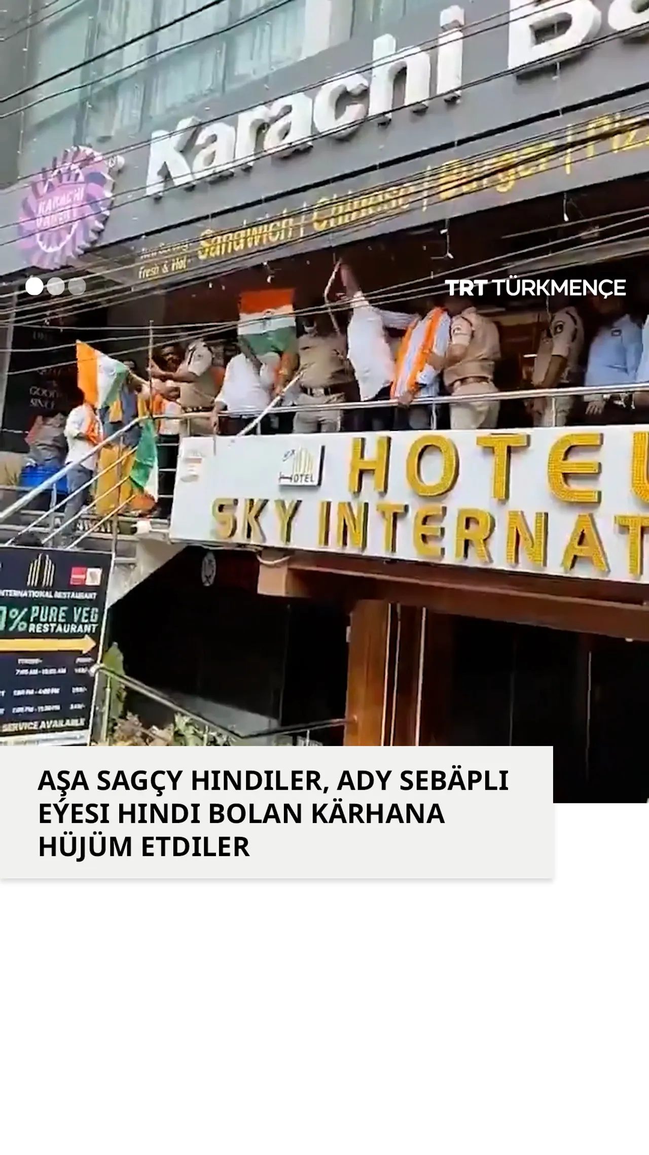AŞA SAGÇY HINDILER, ADY SEBÄPLI EÝESI HINDI BOLAN KÄRHANA HÜJÜM ETDILER