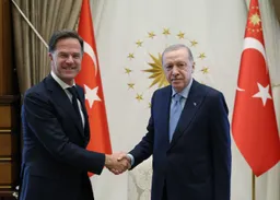 Erdogan reitera su apoyo al alto el fuego en Ucrania durante reunión con el jefe de la OTAN