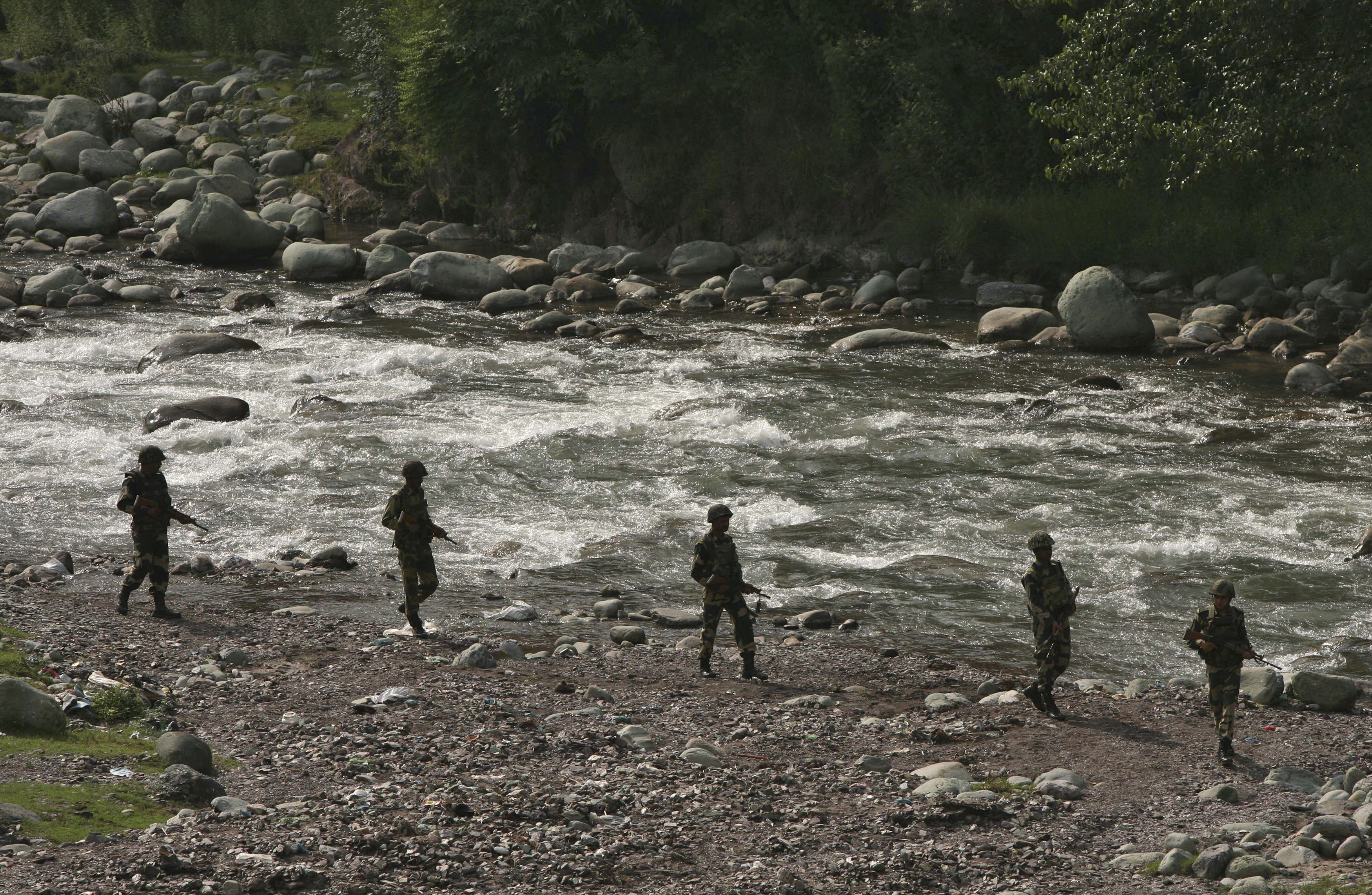 Pakistan returns border trooper to India