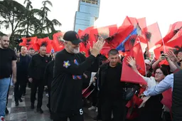 Edi Rama mban fjalimin e fitores për herë të katërt, feston me mbështetësit e tij