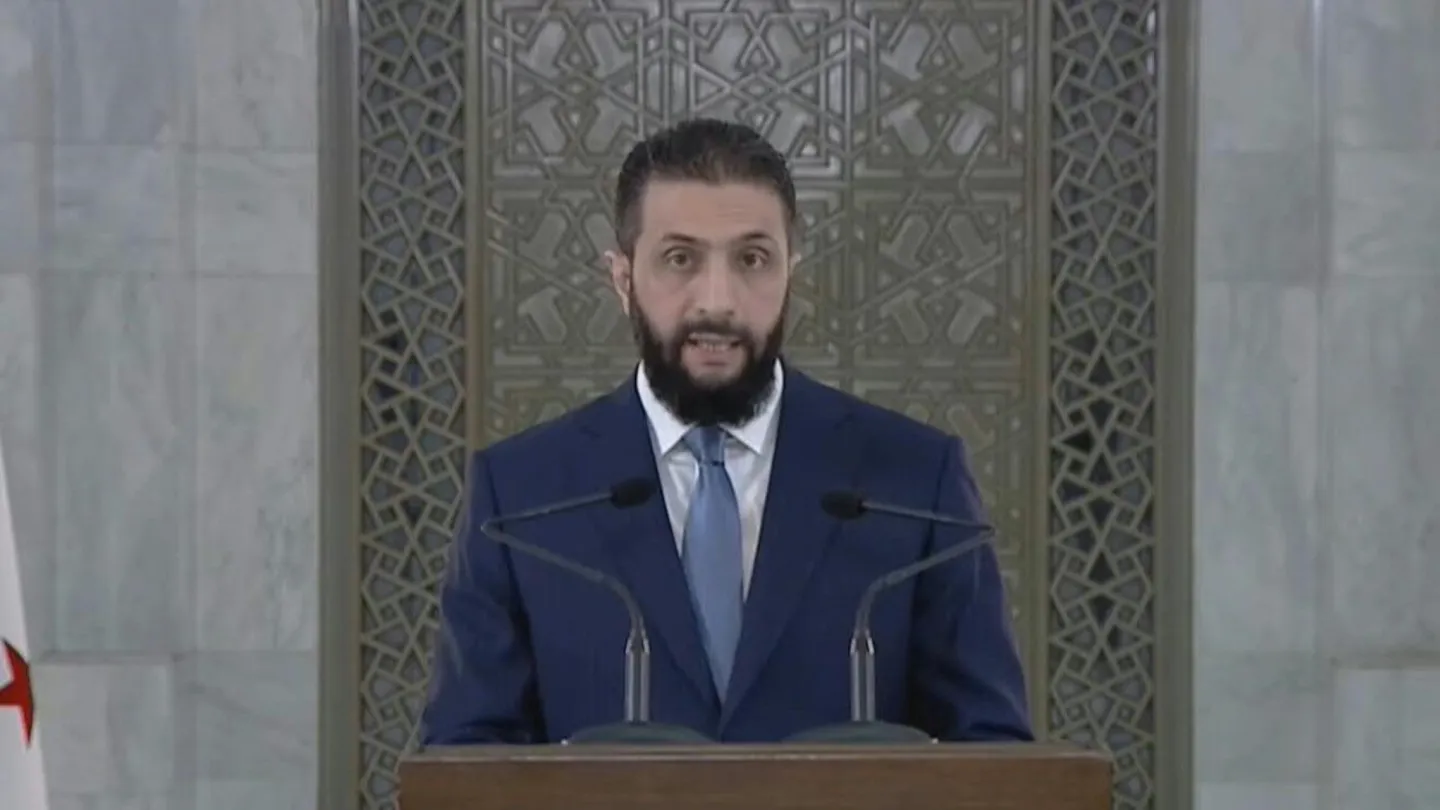 الشرع يصف قرار ترمب رفع العقوبات عن سوريا بـ"التاريخي والشجاع" ويشيد بوقفة أردوغان مع الشعب السوري