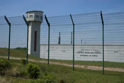 Prisons de France: plus de 83 000 détenus au 1er mai, un record
