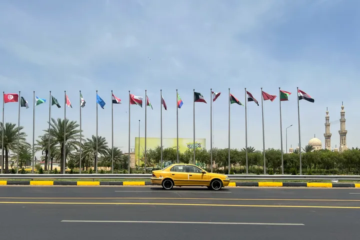 اتصالات عربية-أمريكية مكثفة لخفض التصعيد بين واشنطن وطهران وسط مخاوف من انهيار الهدنة