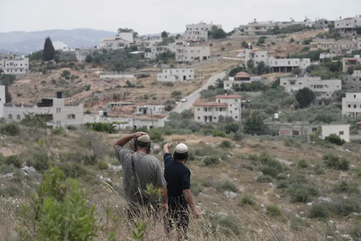 Colonos ilegales israelíes siguen fragmentando Cisjordania ocupada con puesto de avanzada en Jericó