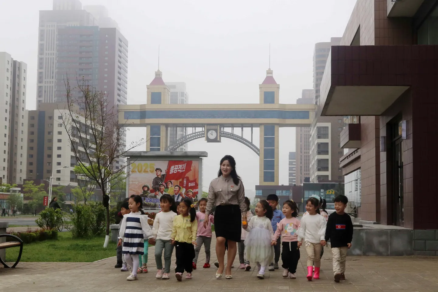 이재명 한국 대통령, 북한에 이산가족 상봉 재개 고려 촉구
