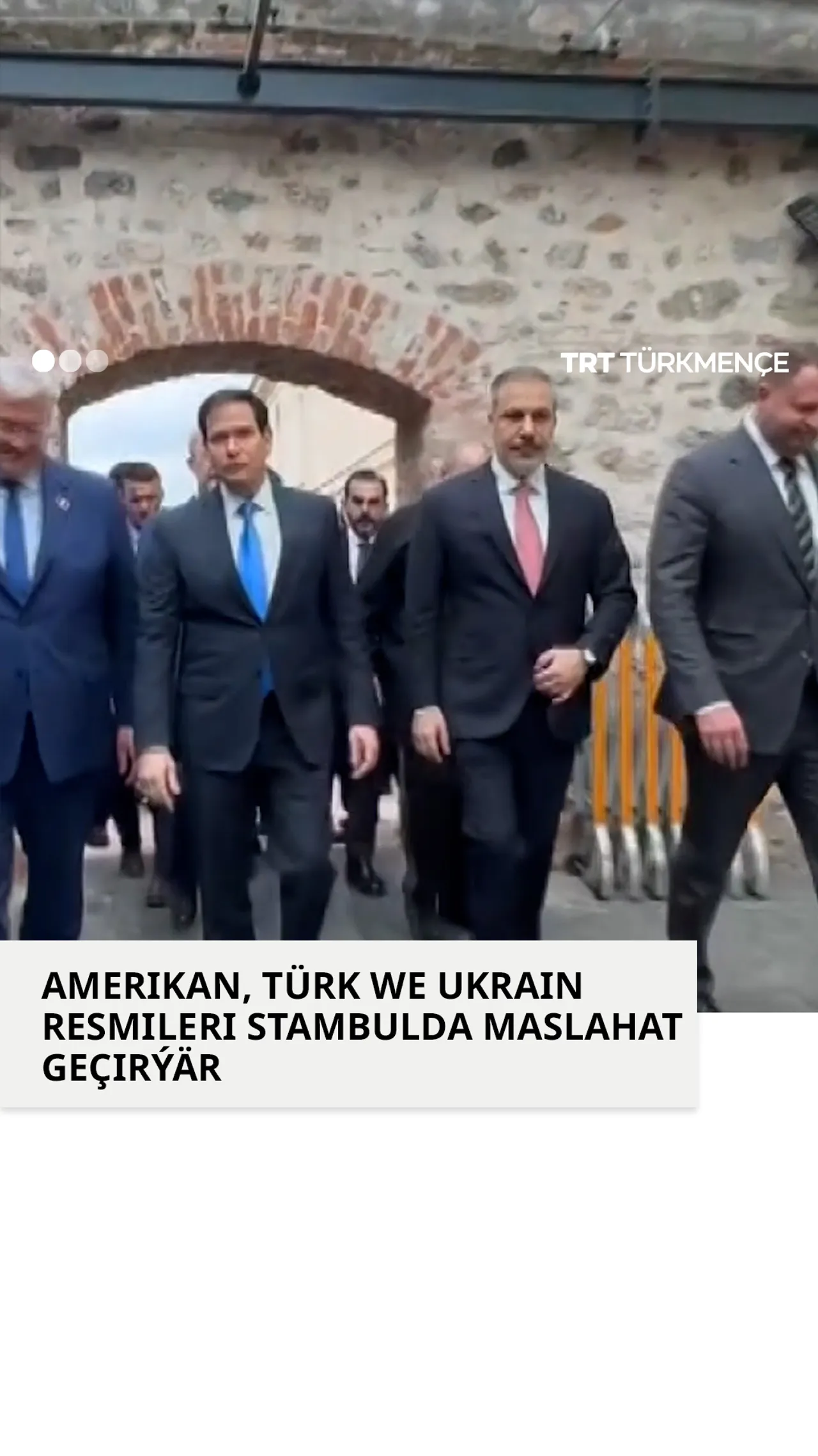 AMERIKAN, TÜRK WE UKRAIN RESMILERI STAMBULDA MASLAHAT GEÇIRÝÄR