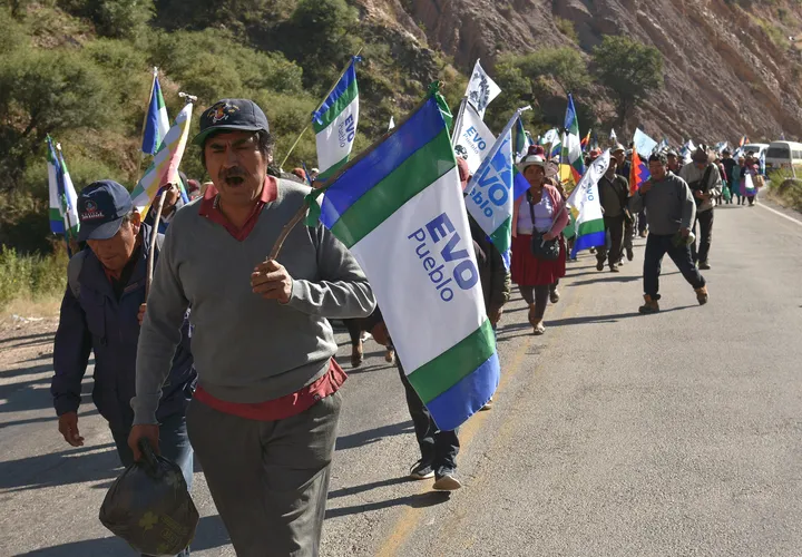 Caravana rumbo a La Paz busca respaldar la candidatura presidencial de Evo Morales
