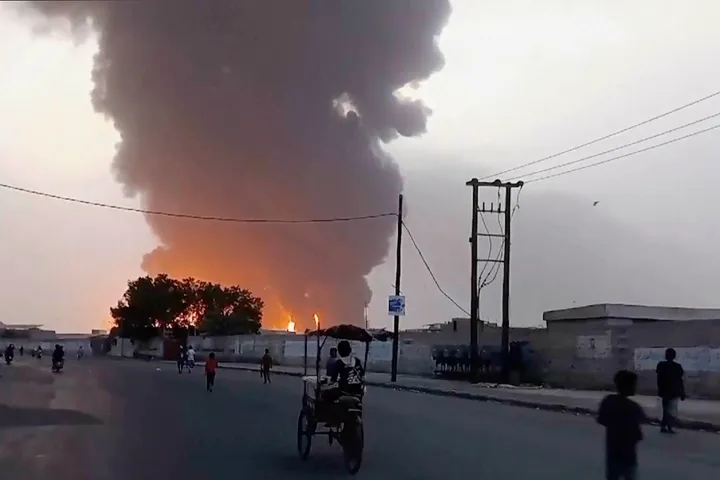 Israel hits Yemen's Hudaida, Salif seaports, vows more attacks