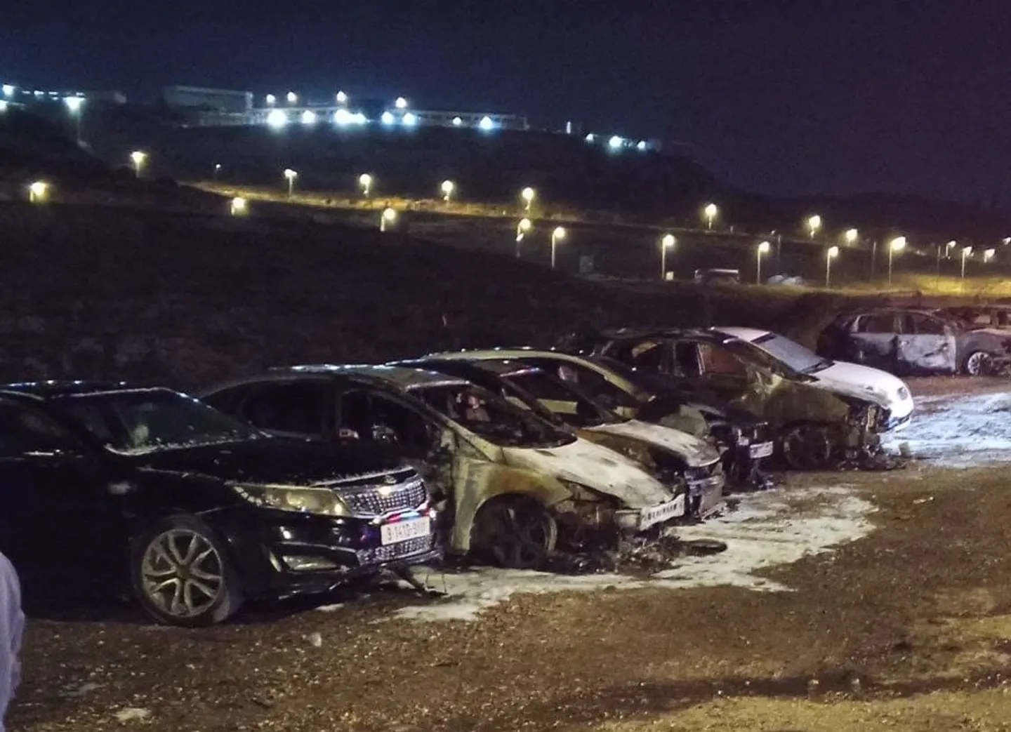 ضرب وحرق مركبات.. مستوطنون يصعّدون من اعتداءاتهم في سلفيت ونابلس بالضفة