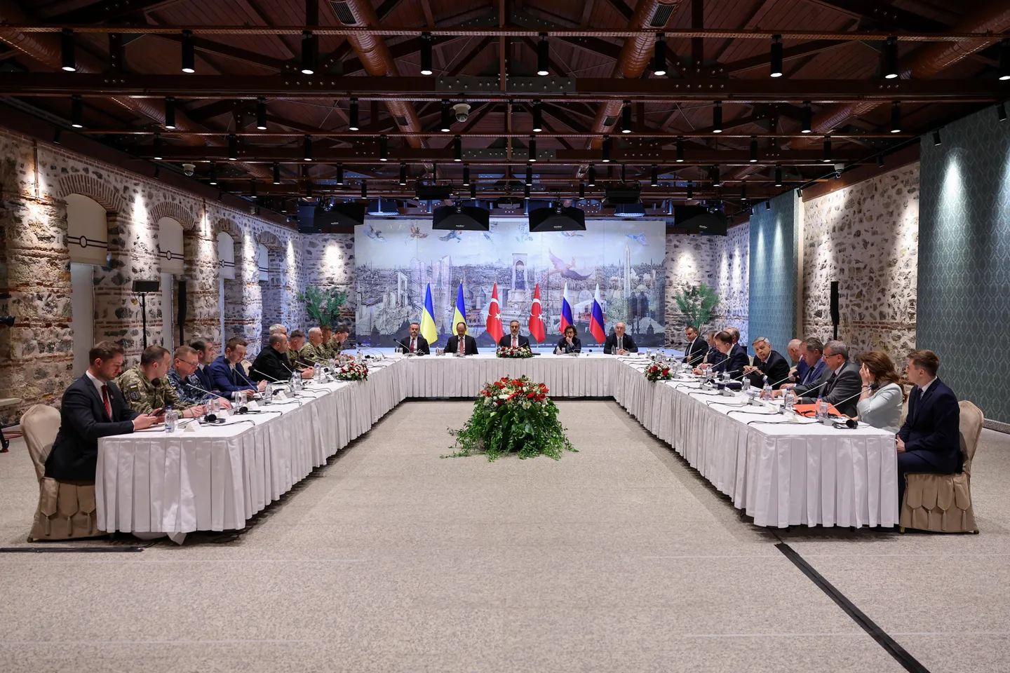 إسطنبول.. انتهاء الاجتماع التركي-الأمريكي-الأوكراني لبحث سبل إنهاء الحرب الروسية-الأوكرانية
