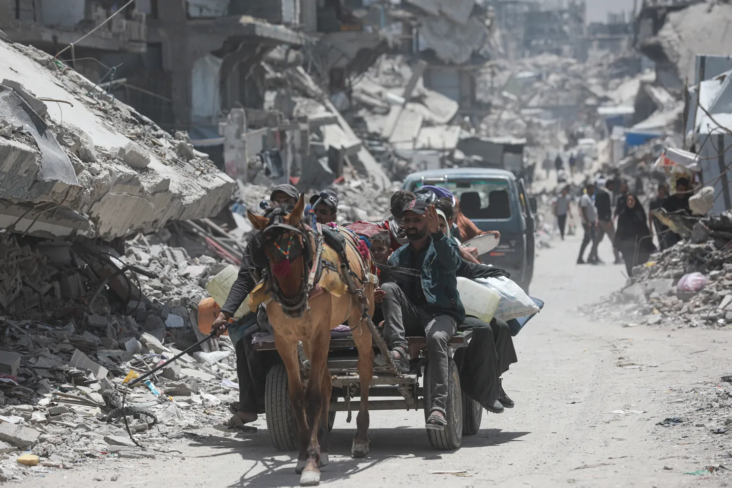 Palestinci napuštaju svoje domove nakon intenziviranih izraelskih napada na sjeveru Gaze