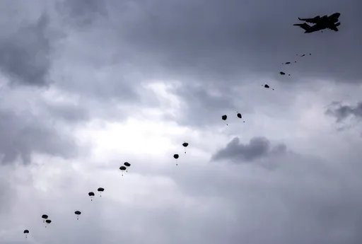 Insider: USA verlegen Tausende Fallschrimjäger in den Nahen Osten