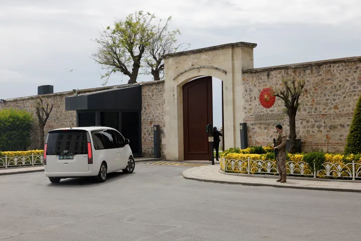 Kremlini pret përgjigjen e Ukrainës për datat e raundit të tretë të bisedimeve të paqes në Istanbul