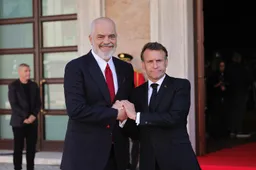 Macron nga Tirana: Uroj që javët e ardhme ta rifillojmë dialogun me Prishtinën dhe Beogradin