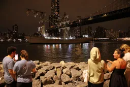 Mexican Navy ship hits famous US bridge, causing casualties
