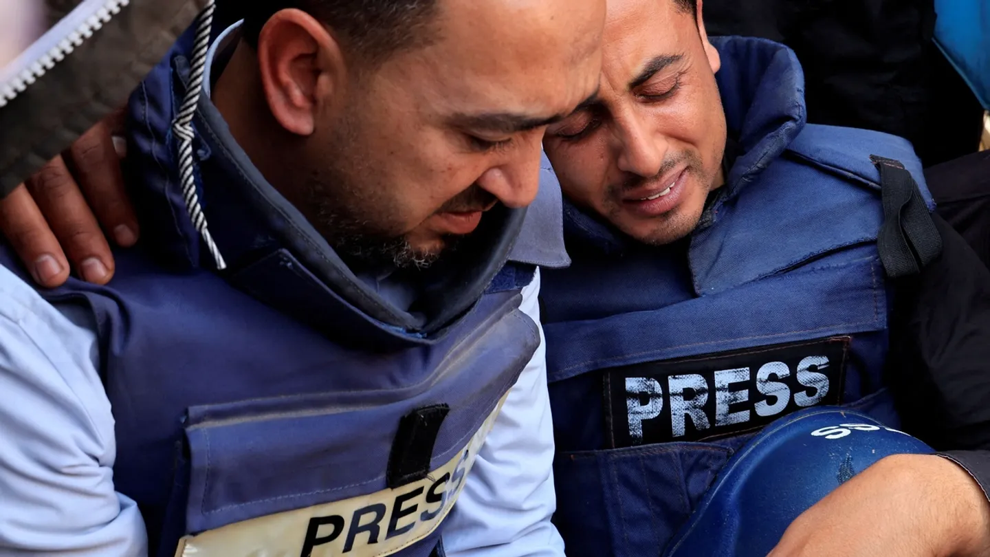 معظمهم مع عائلاتهم.. استشهاد 5 صحفيين في غزة يرفع الحصيلة إلى 222 منذ بداية الحرب