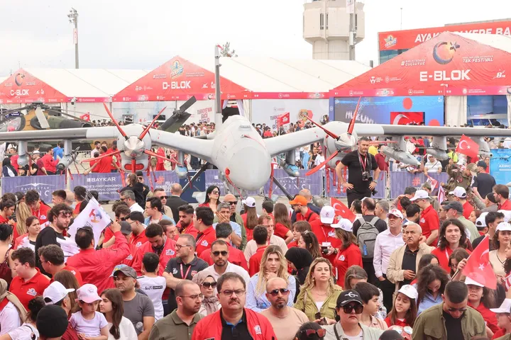 Demirgazyk kiprli müňlerçe türk, Lefkoşada geçirilýän TEKNOFEST sergisine gatnaşdy