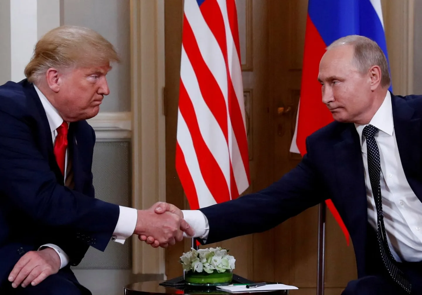 Трамп построит стену на границе Украины и России?