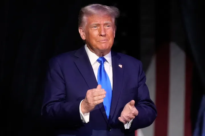 Trump downplays impact of short-term recession in US