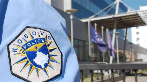 Kosovë, policia konfiskon uniforma me simbole të Serbisë dhe maska ushtarake në Leposaviq