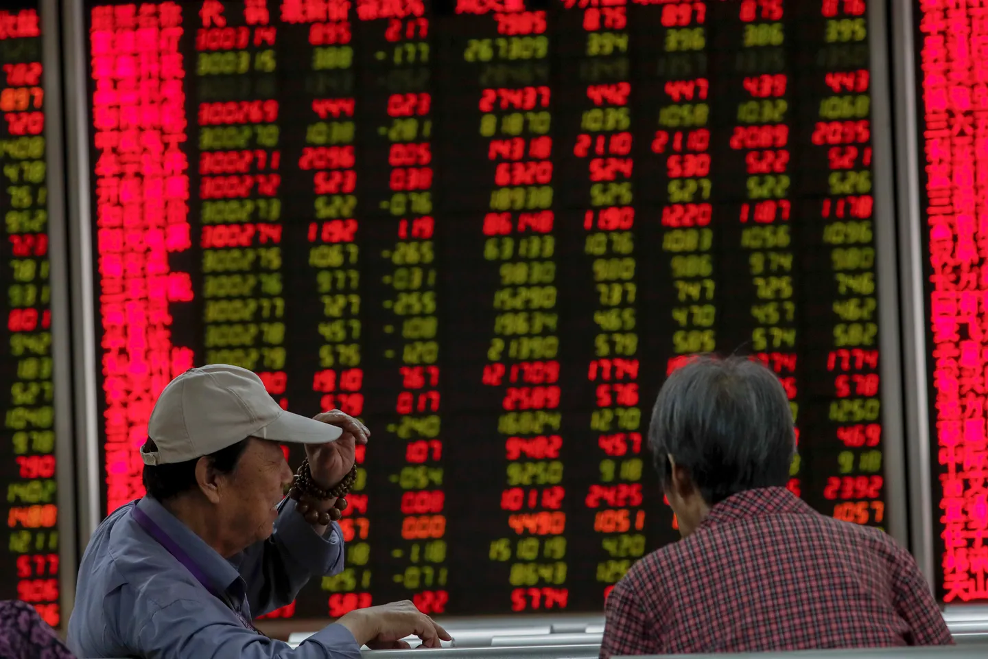 China and Australia cut rates to ease economic pressure