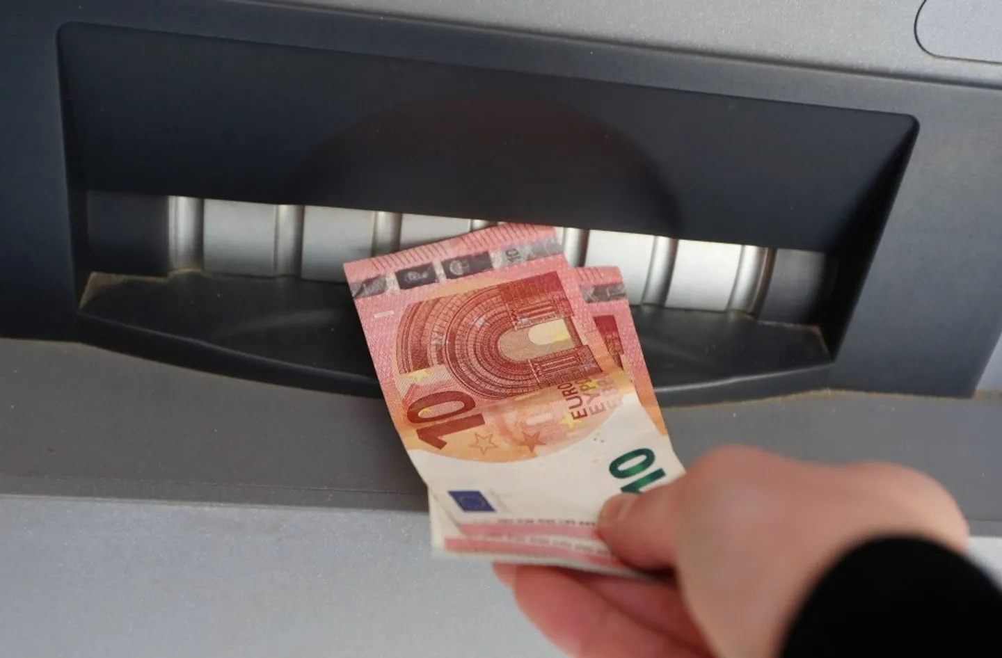 Hrvatska: Sabor u srijedu o ukidanju dijela bankarskih naknada