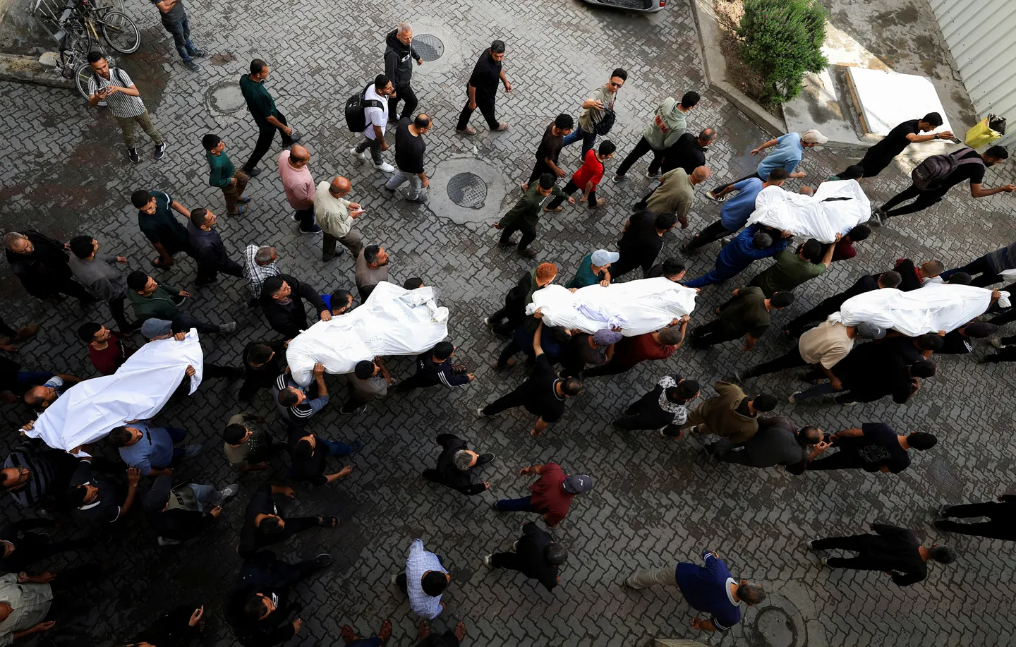 Gaza: les bombardements continuent, Paris, Ottawa et Londres dénoncent des “actions scandaleuses"